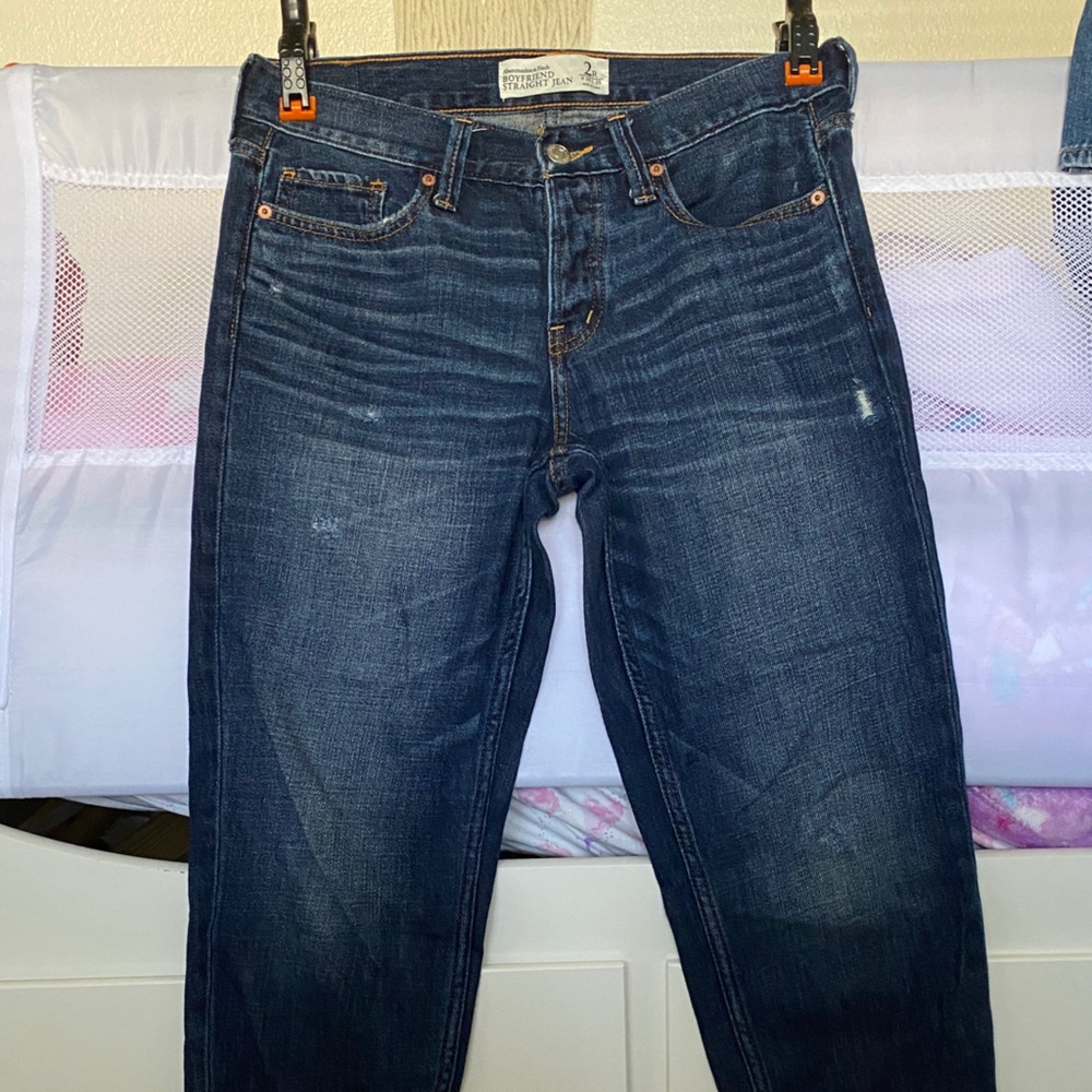 A&F Boyfriend Straight Jean